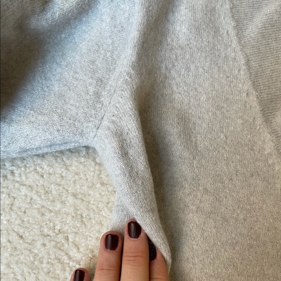 Wilfred Cyprie V-Neck Sweater - Picture 4 of 7